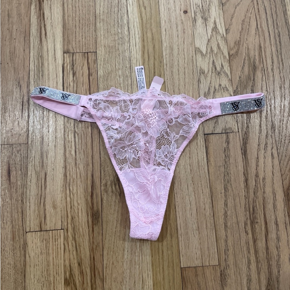Victorias Secret very sexy shine lace thong NWT